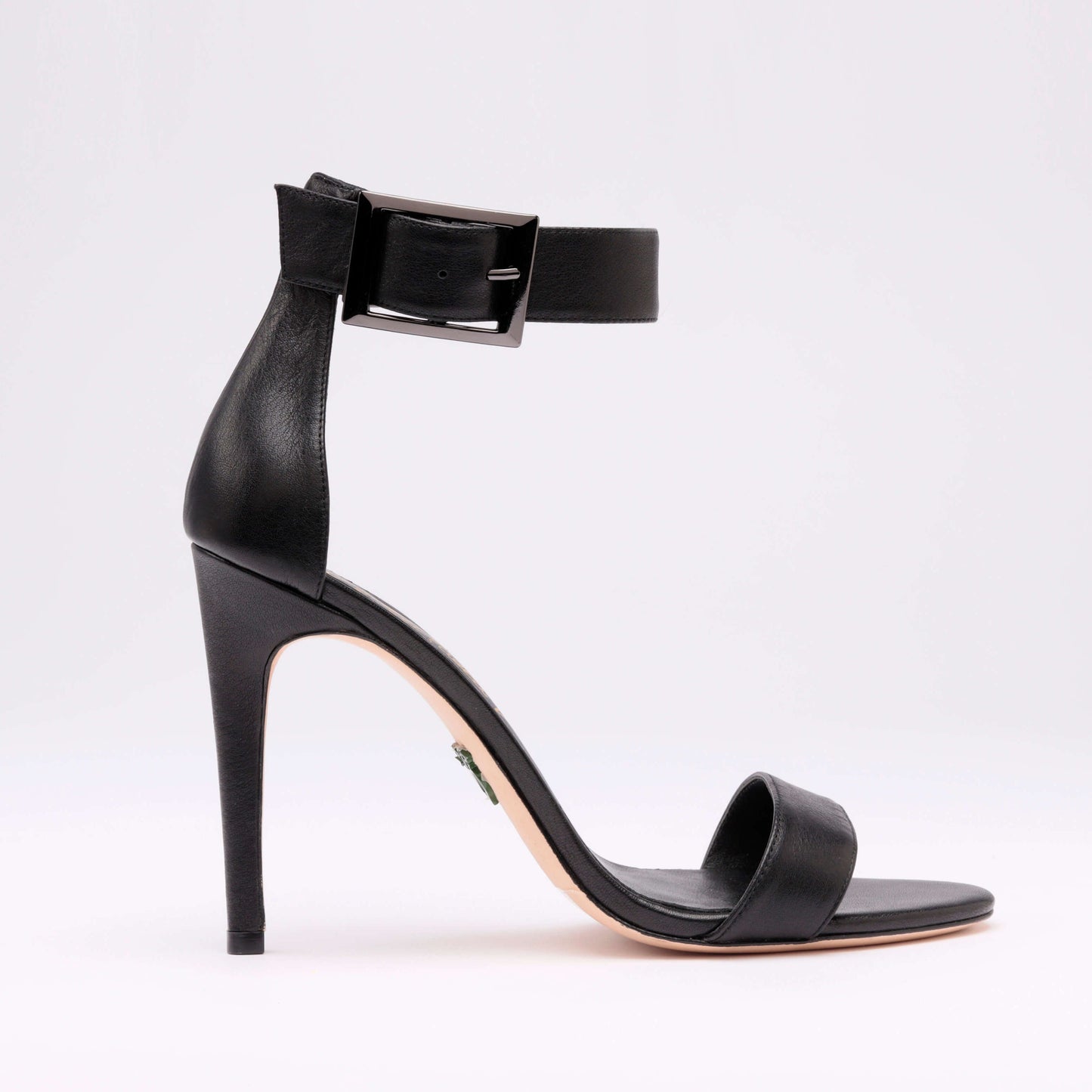 Michaela V Chapman Heels • Black
