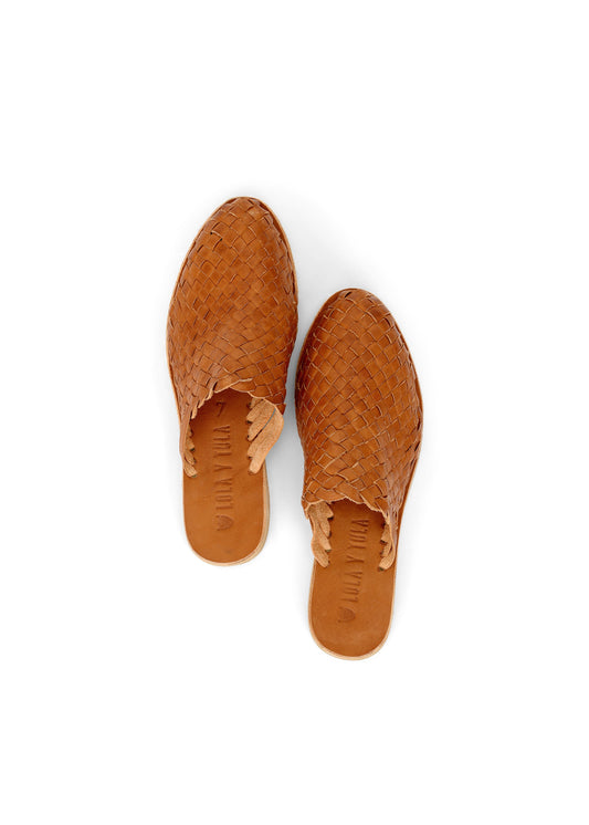 HAND WOVEN LEATHER SLIDES // CAMEL