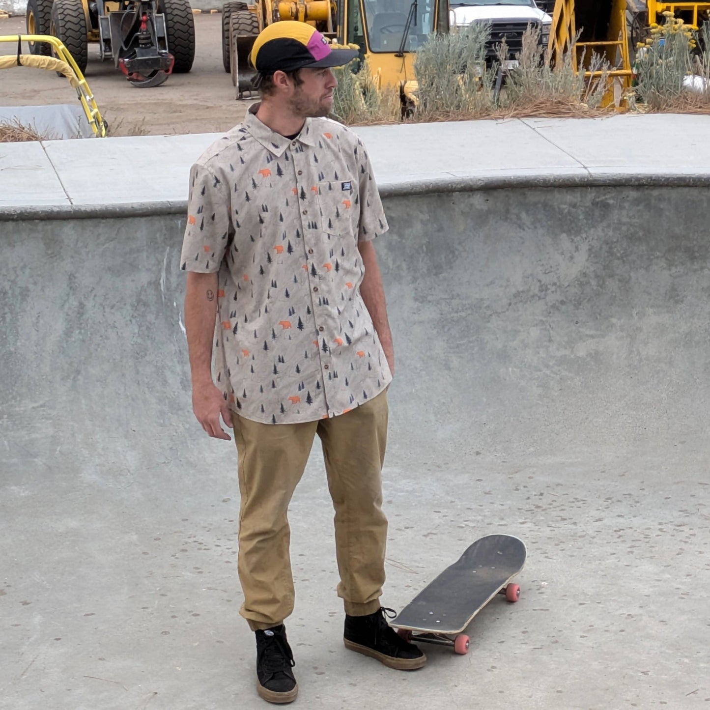 Langley Performance Button Up Shirt - Khaki/Bear