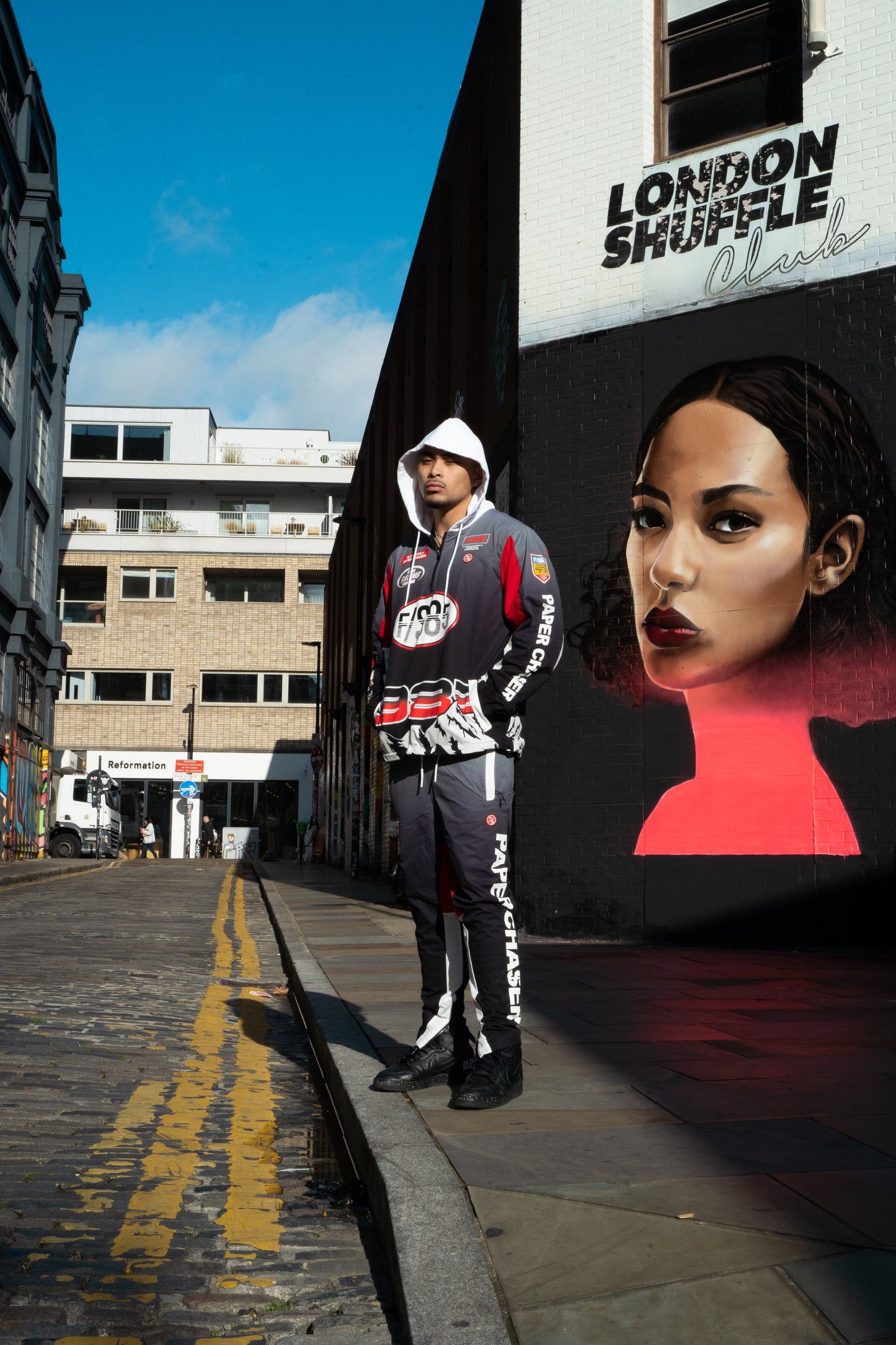 Paperchaser Jogger (Black)