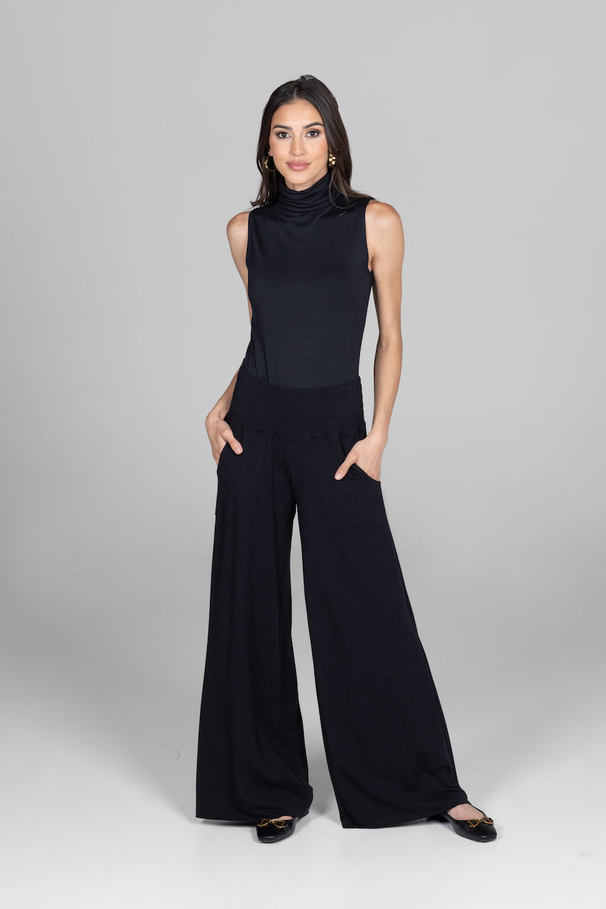 SLEEVELESS TURTLENECK: BLACK