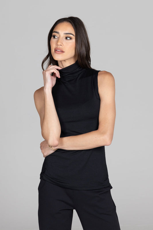 SLEEVELESS TURTLENECK: BLACK