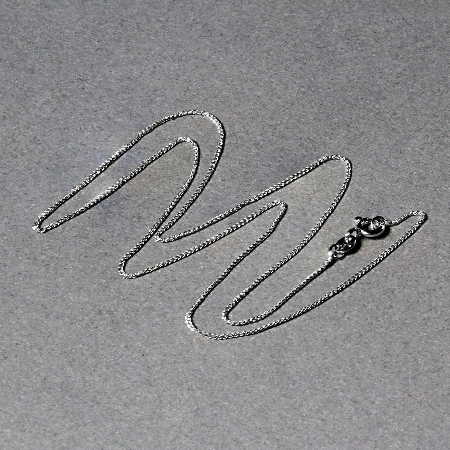14k White Gold Diamond Cut Round Wheat Chain (0.60 mm)