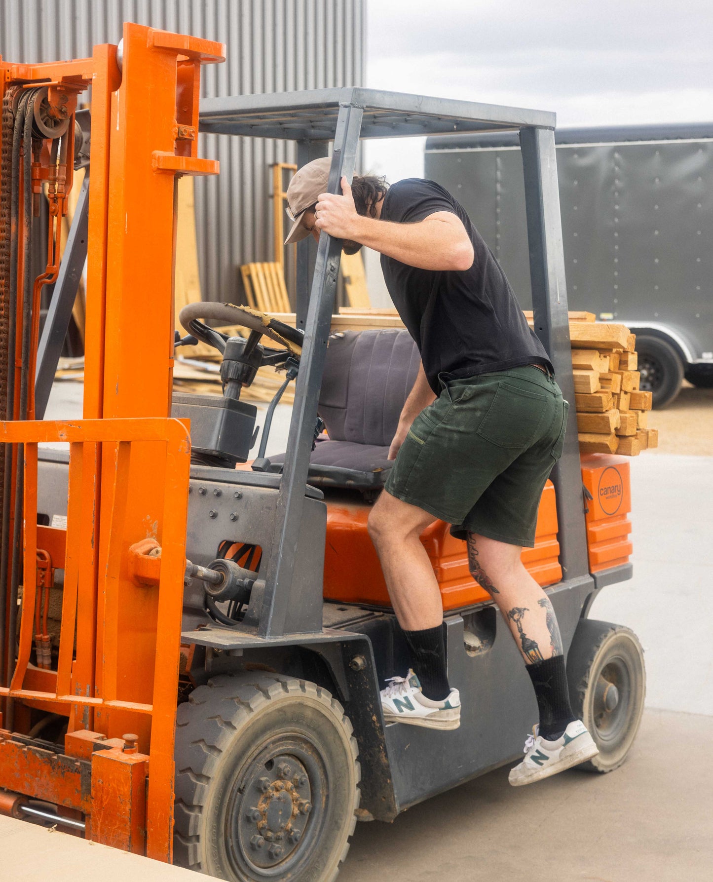 Men's Chore Short Robin Hood