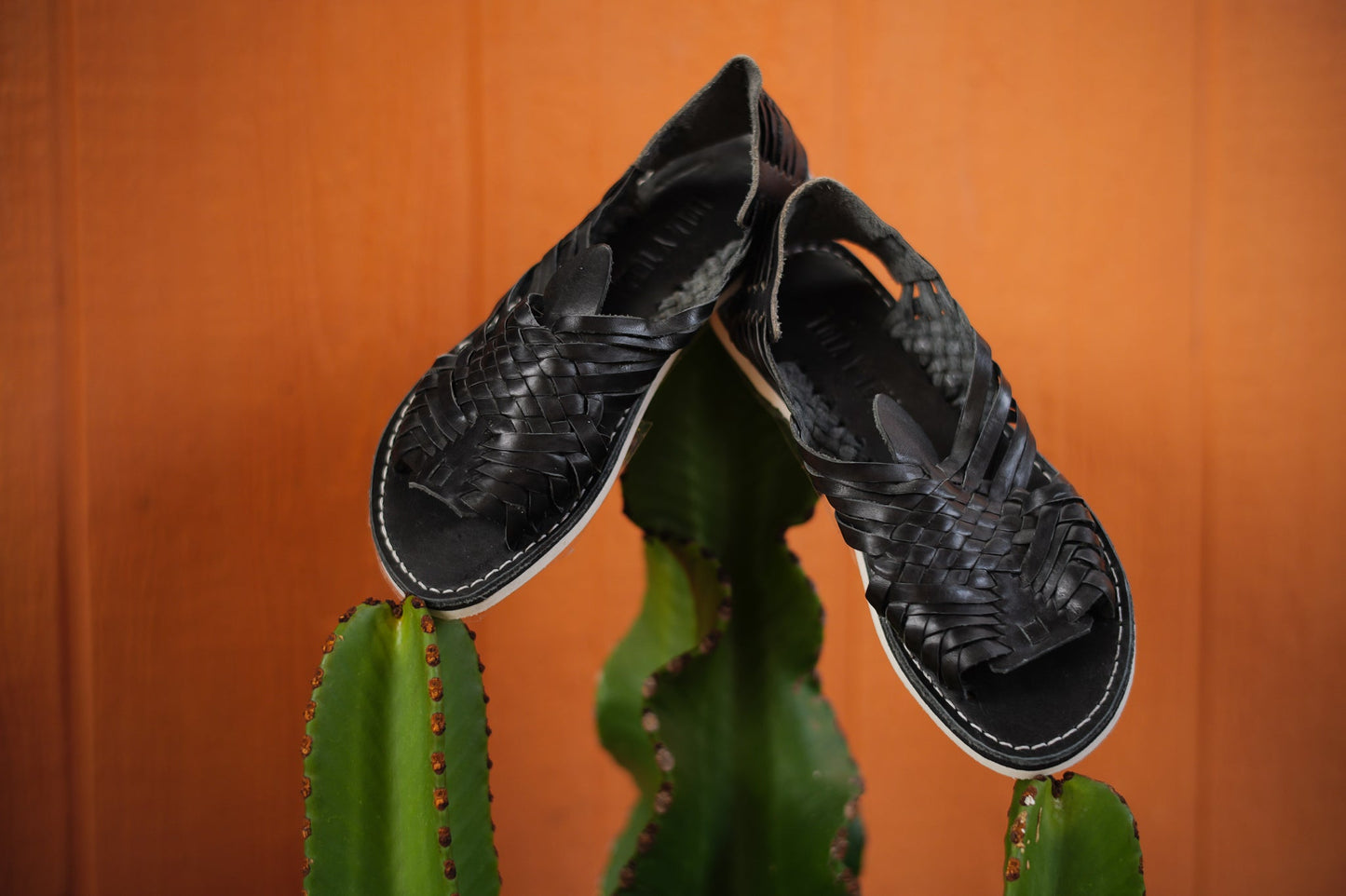 BLACK LEATHER PACHUCO HUARACHE