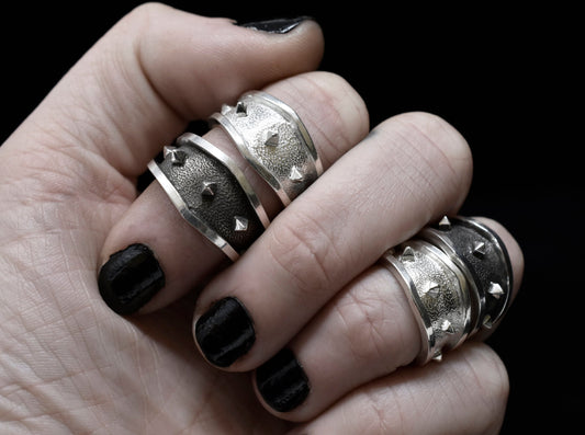Pitfall Ring