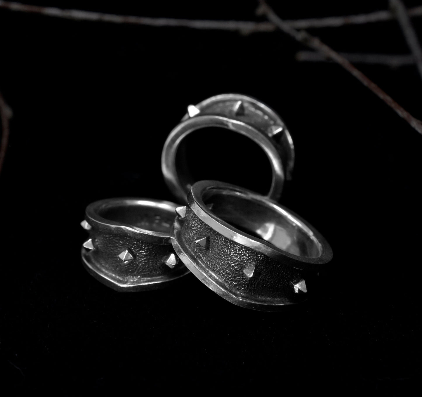 Pitfall Ring
