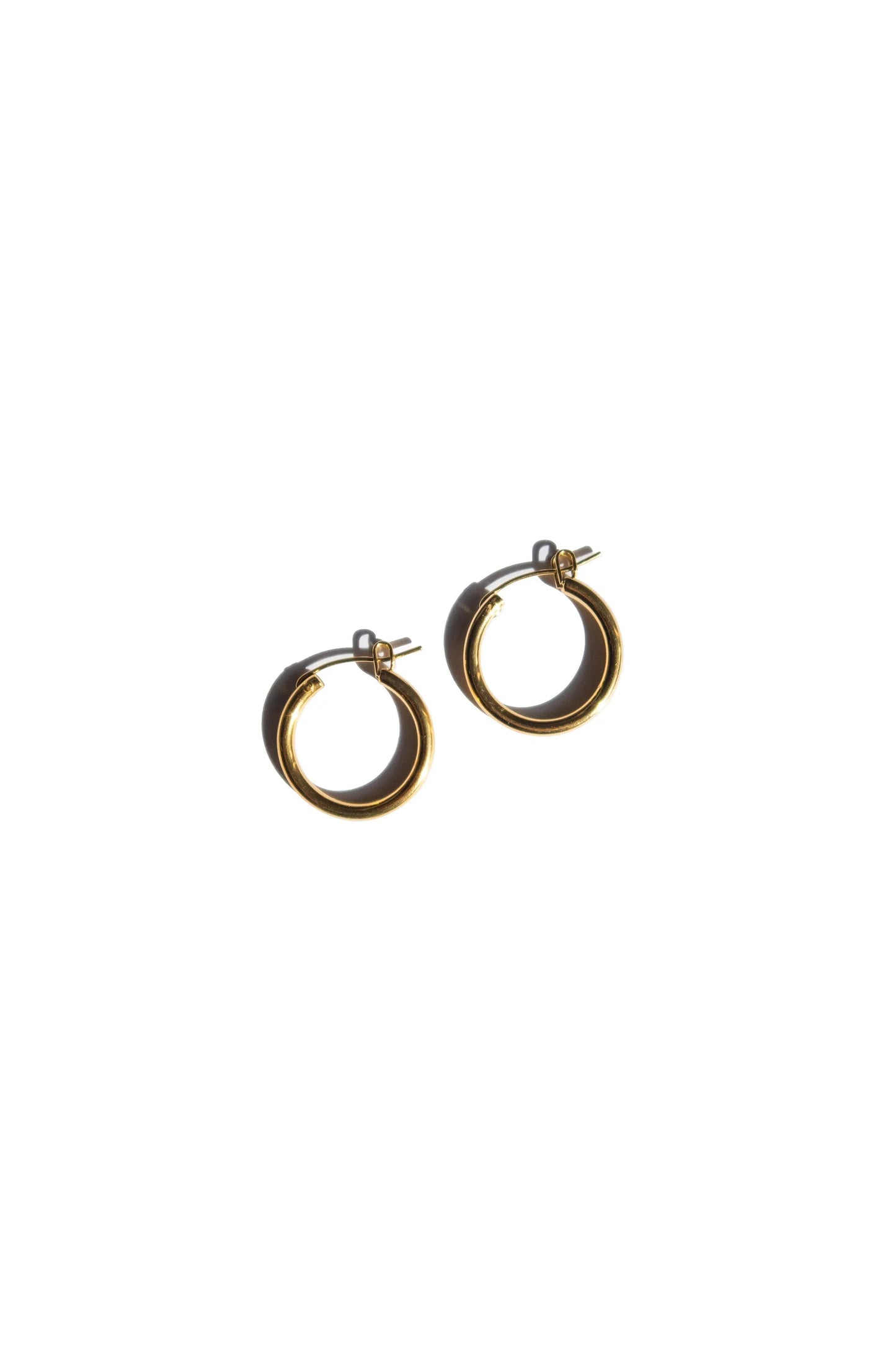Classic Huggie Hoops
